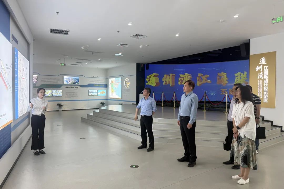 da8c43141a1a9dd7189329add9f9dcad.jpg da8c43141a1a9dd7189329add9f9dcad.jpg